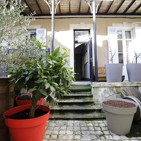 Сasa de vacaciones La Petite Cour, Demeure De Charme, Hyper Centre Périgueux