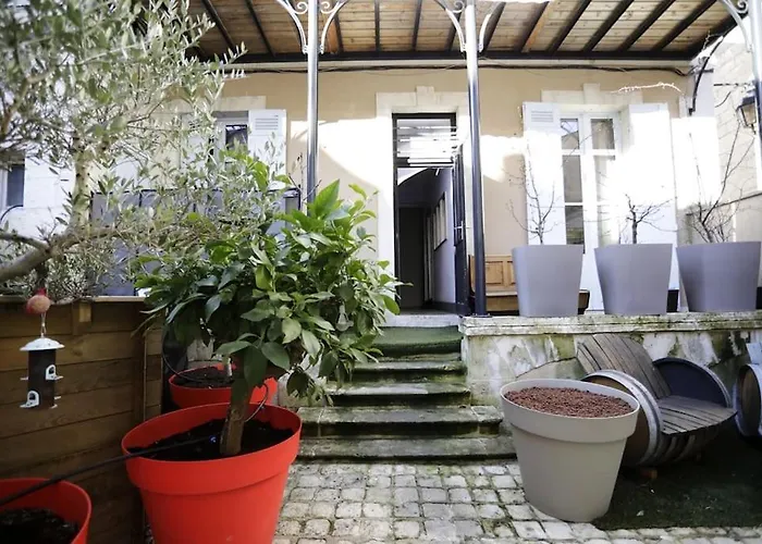 Semesterbostad La Petite Cour, Demeure De Charme, Hyper Centre Périgueux